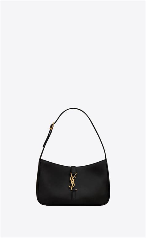 le 5 à 7 in smooth leather ysl